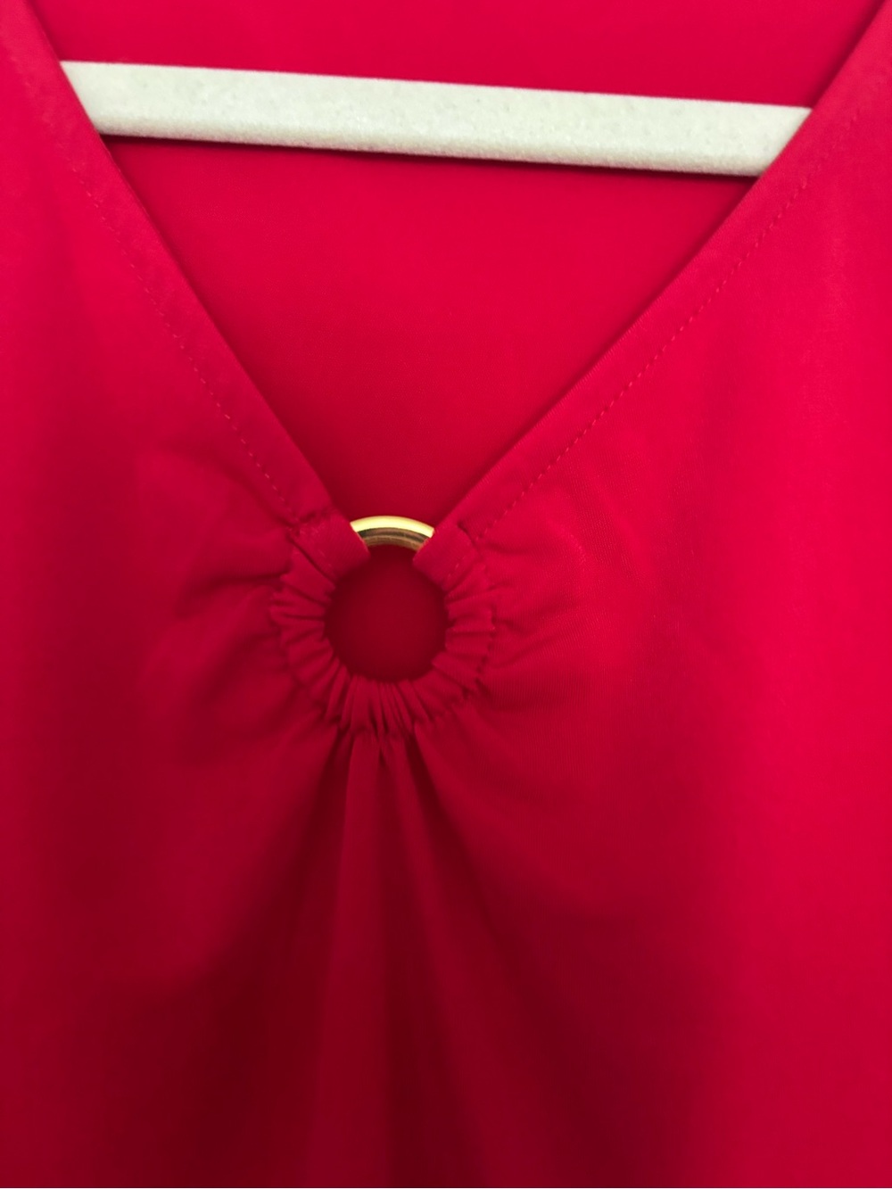 Susan Graver Bright Red Sleeveless V-Neck Tank with Ring Accent size L. - Picture 2 of 3